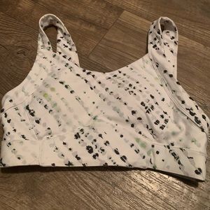 *SOLD* White fabletics sports bra